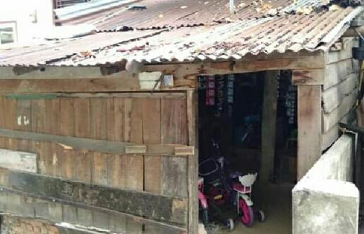Miris, Keluarga di Kota Pekanbaru Ini Tempati Gubuk Sempit Tak Layak Huni