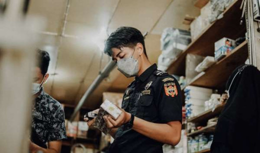 Bea Cukai Sita Ratusan Ribu Rokok Ilegal di Pekanbaru, Malang dan Banjarmasin