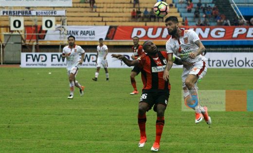Pekan ke 7 Liga Indonesia, Persipura Taklukkan Borneo 2-0