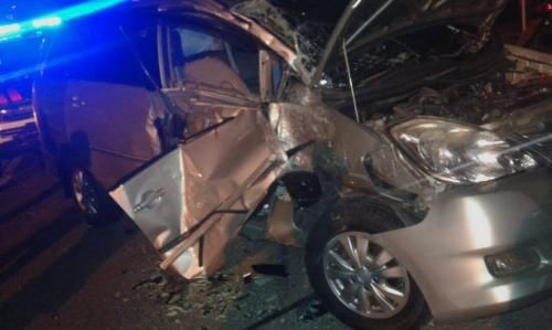 Kecelakaan Dahysat Bus Mira Tabrak Inova, Sopir Selamat Meski Sempat Terjepit Berjam-jam