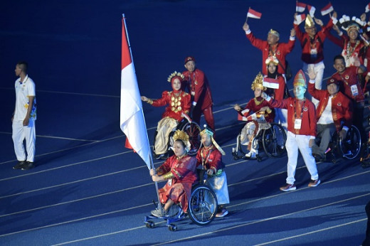 ASEAN Para Games 2023 Kamboja Dibuka, Lifter Dwiska Bangga Pakai Baju Adat Minang dan Jadi Pembawa Bendera Merah Putih
