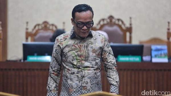 Terbukti Terima Ducati dan Uang Miliaran, Eks Wamenaker Noel Divonis 4,5 Tahun Penjara