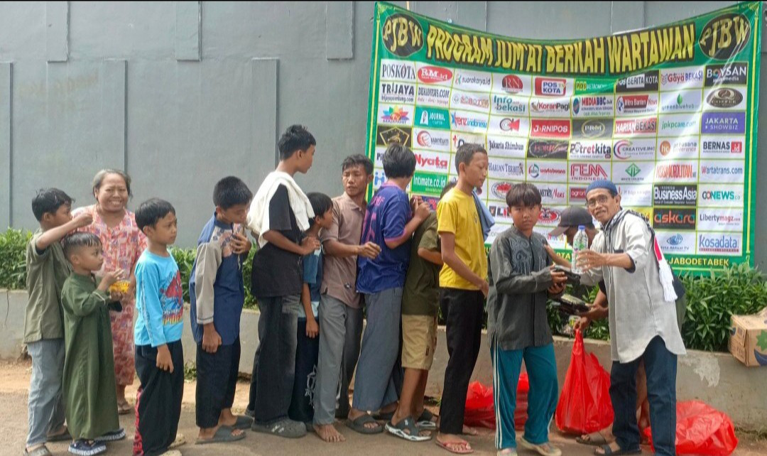 Libur Panjang Sekolah, PJBW Hadir Bawa Kebahagiaan bagi Anak-anak di TPU Prumpung