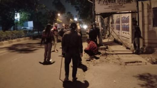 Puluhan Geng Motor Bersenjata Golok Serang Laskar FPI saat Pasang Spanduk Habib Rizieq
