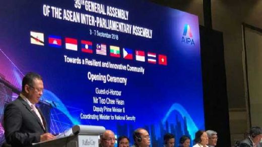 Saat Bamsoet Berpantun Pada Pidato Penutupan Sidang Asean AIPA di Singapura