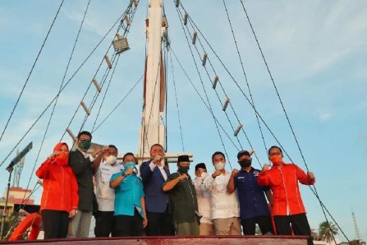 Dari atas Kapal Phinisi, Anis Matta Bangkitkan Semangat Kejayaan Makassar bersama ADAMA
