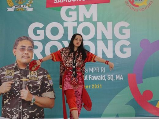 Agar Tak Tergerus Drama Korea, Gus Jazil Minta Pemerintah Lestarikan Seni Budaya Tari Topeng Cirebon