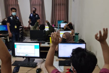 Polisi Gerebek Kantor Pinjol Berkedok Koperasi di Manado, Dua Orang Jadi Tersangka