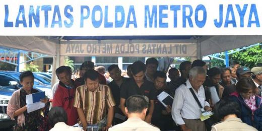Jokowi Didesak Batalkan Kenaikan Tarif STNK dan BPKB