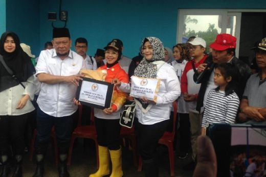 Ketua DPD Rogoh Kocek Sendiri untuk Warga dan Karyawan DPD Korban Banjir