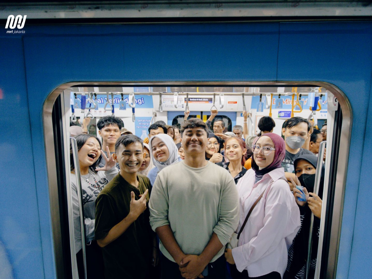 ‎326 Ribu Penumpang Padati MRT Jakarta Selama Dua Hari Tahun Baru