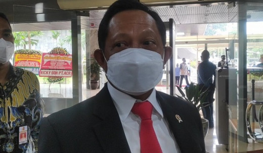 Komisi II DPR RI, Cecar Tito Soal Apdesi