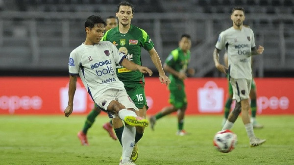 Calos Pena Sedih Pesita Kalah di Surabaya