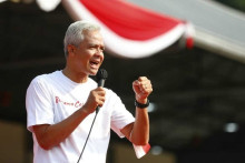 Survei SMRC: Ganjar Lebih Disukai Ketimbang Prabowo dan Anies