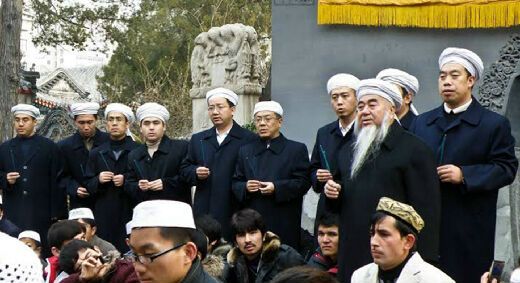 China Penjarakan 300 Muslim Uighur karena Tunaikan Ibadah Haji