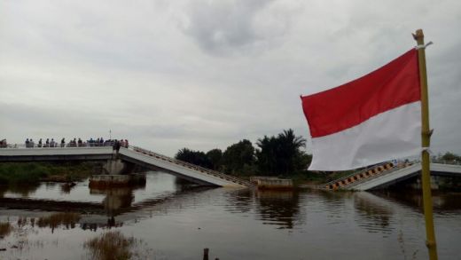 DPR: Diduga Terjadi Kegagalan Bangunan, Jembatan Tanipah Ambruk