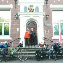 Setelah Gowes Sepeda Ribuan Kilometer, Dua Kakek Asal Pekanbaru ini Tiba di Belanda