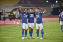 Bungkam Madura United, Persib Bandung Raih Dwi Sukses