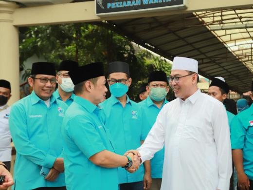 Anis Matta: Pesantren Berperan Penting Mengubah Kerumunan Umat Menjadi Kekuatan Nyata