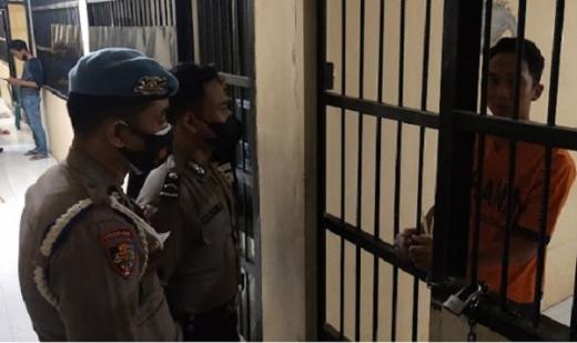 Sebabkan Kekasih Bunuh Diri, Polisi Tahan Bripda Randy