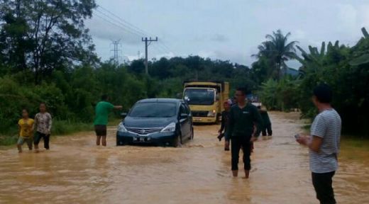 Satu Kampung di Pesisir Selatan Terisolasi Akibat Banjir