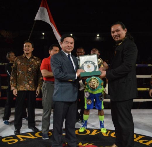 Simbol Kebangkitan Tinju Profesional Indonesia