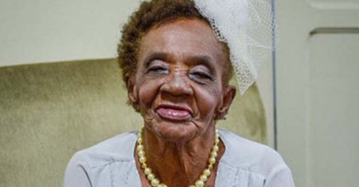 Mengharukan... Setelah Berusia 106 Tahun, Wanita Ini Bertunangan untuk Pertama Kalinya
