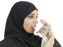 Ini Kata Dokter soal Manfaat Minum Air Hangat di Penutup Sahur Puasa Ramadan