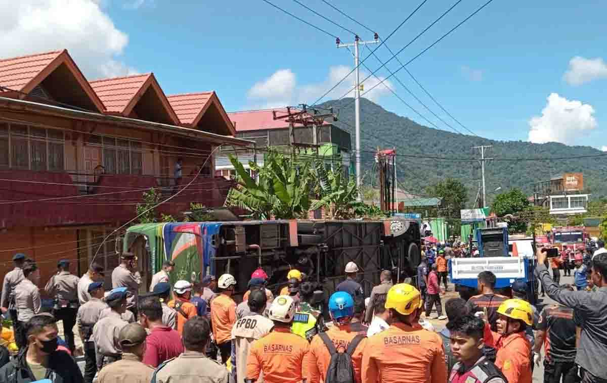 Tangis Pecah di Padang Panjang Sumbar, Bus ALS Terguling Tewaskan 12 Orang