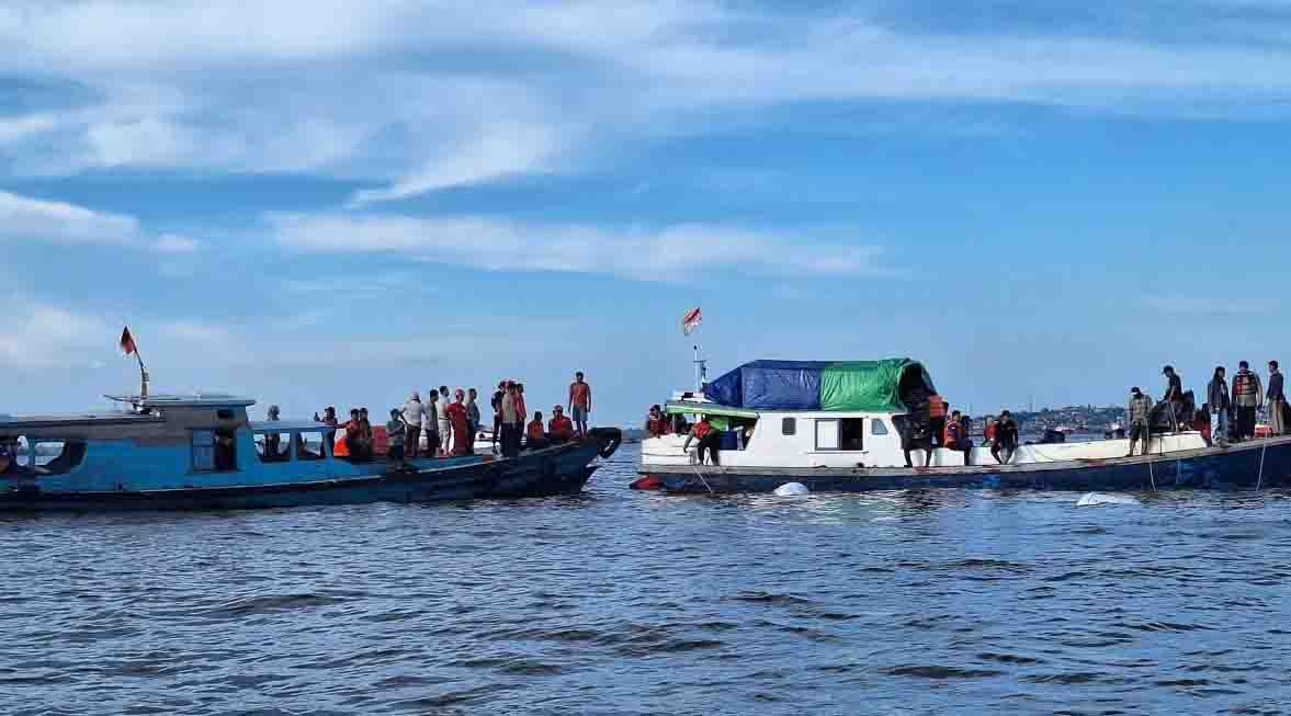 Kapal Feri Muchlisa Karam di Penajam, Evakuasi Penumpang Terus Dilakukan