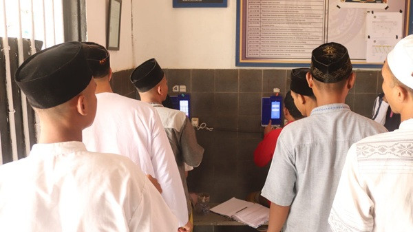 Warga Binaan Lapas Serang Dapat Voucher Telepon Gratis Jumat Berkah