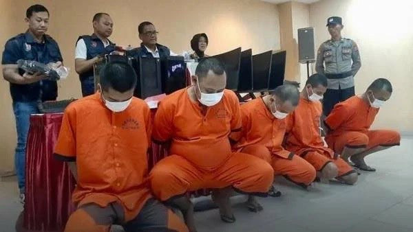 Penjudi Online Ditangkap karena Pintar Main Sistem, Tapi Di Mana Bandarnya?