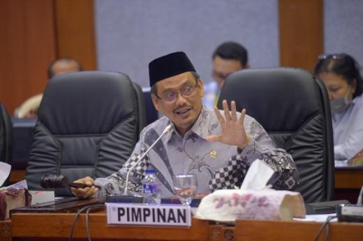 DPR Tegas Menolak Aturan Sekolah Penerima BOS Harus Minimal Punya 60 Murid