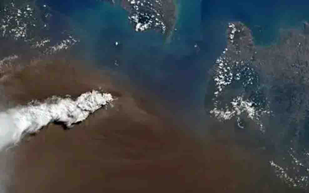 Erupsi Anak Krakatau Terpantau Satelit, Abu Vulkanik Tembus 15 Km