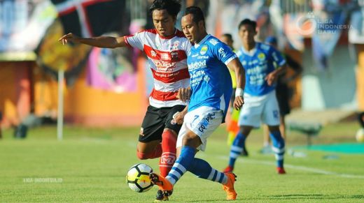 Persib Bandung Jamu Madura United di Stadion Batakan