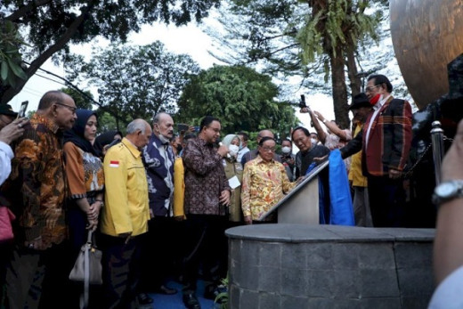 Pengamat: Dukungan Akbar Tanjung ke Anies Bisa Goyahkan Soliditas Internal Golkar dan KIB