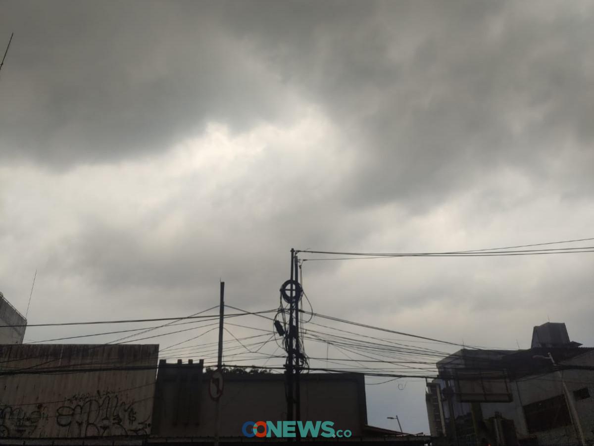Langit Mendung Dominan Payungi Jakarta Hari Ini