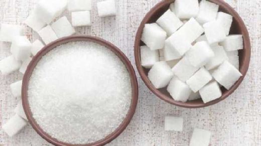 Gula Pasir yang Anda Konsumsi Berwarna Putih Bersih? Hati-hati, Mungkin Ini Gula Rafinasi