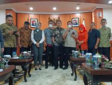 dpd-ri-bahas-demokrasi-dan-konstitusi-dengan-perhimpunan-menemukan-kembali-indonesia
