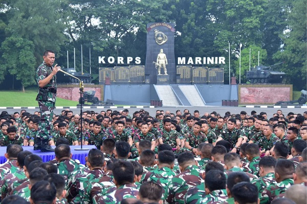 Kas Kormar Pimpin Apel Gabungan Prajurit Marinir dan PNS Wilayah Jakarta