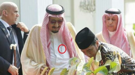 Sangat Berkhasiat, Benda Kecil Ini Selalu Ada di Kantong Baju Raja Salman