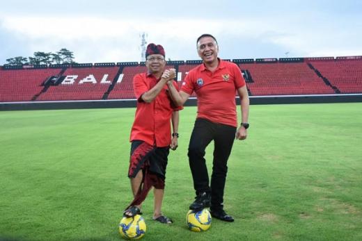 Stadion Kapten I Wayan Dipta Ditinjau Iwan Bule