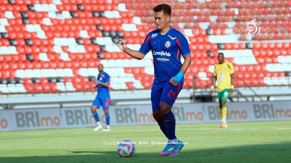 Arema FC Lawan Arema All Star di Charity Games