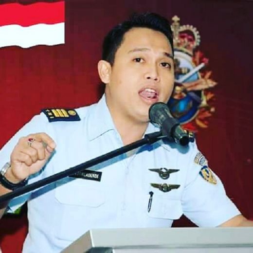 Eks Pilot TNI AU asal Riau Ini Heran dengan Sikap Presiden Jokowi yang Restui Mantan Napi Koruptor Nyaleg