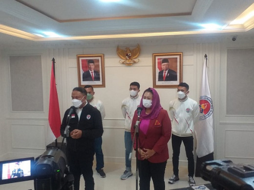 GoNews.co Menpora Amali saat memberikan