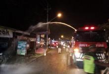 Semprot Warung Pakai Damkar dan Menyita Dagangan, Penertiban PPKM Darurat di Semarang Tuai Kecaman