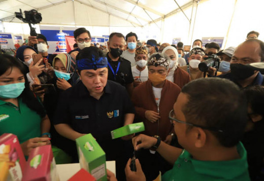 BRI Gelar Pesta Rakyat Simpedes di Galuh Mas Karawang, Komitmen Edukasi UMKM di 379 Kota
