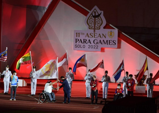 Indonesia Serahkan Bendera Estafet ke Kamboja Sebagai Tuan Rumah APG 2023