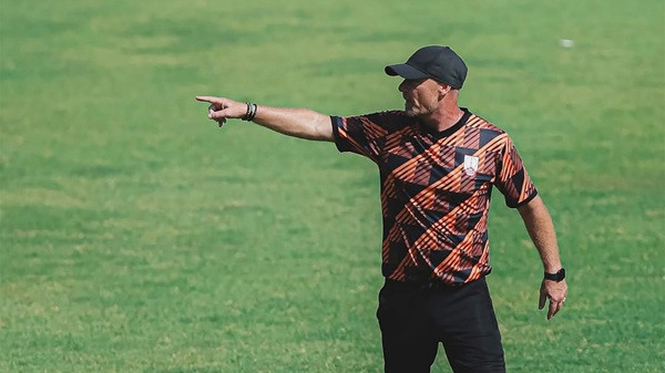 Hadapi Madura United di Laga Perdana, Ujian buat Pelatih Persis Solo Peter de Roo