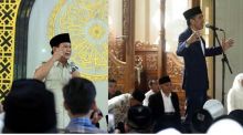 Sama-sama Sambangi Jawa Timur, Jokowi Bagi-bagi Sertifikat, Prabowo Berziarah